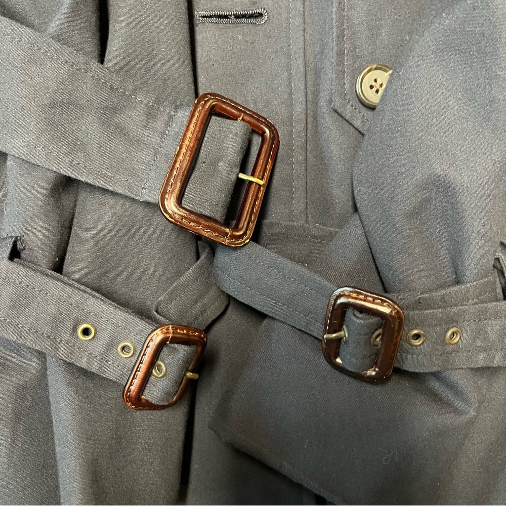 Lauren Ralph Lauren trench coat. - Picture 11 of 14